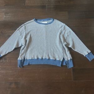American Eagle Outfitters Blue and White Knit Crewneck Sweatshirt